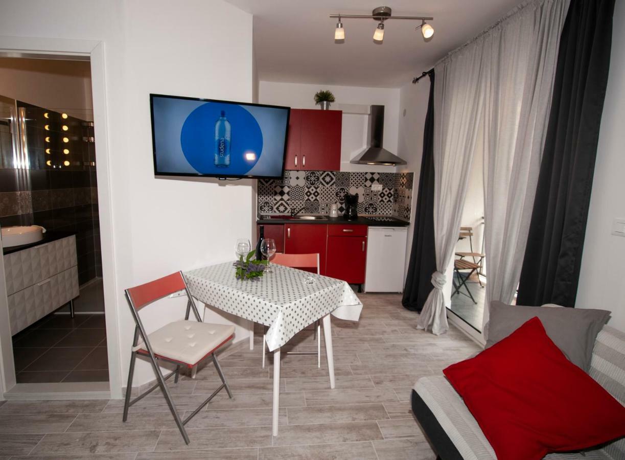 Apartments Barka Tucepi Exterior photo