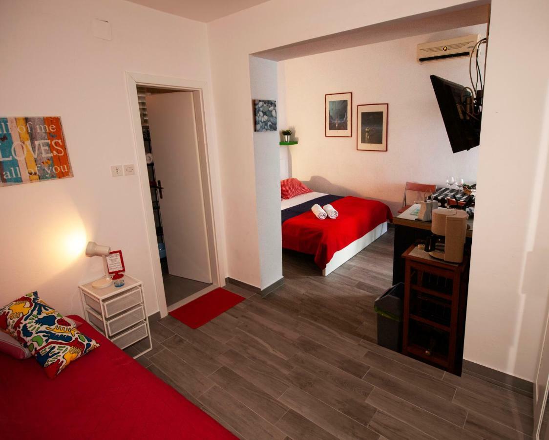 Apartments Barka Tucepi Exterior photo